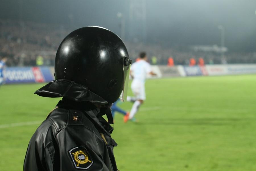 «Футбол особого режима»: фоторепортаж с западной трибуны «Балтики» на матче с «Зенитом»